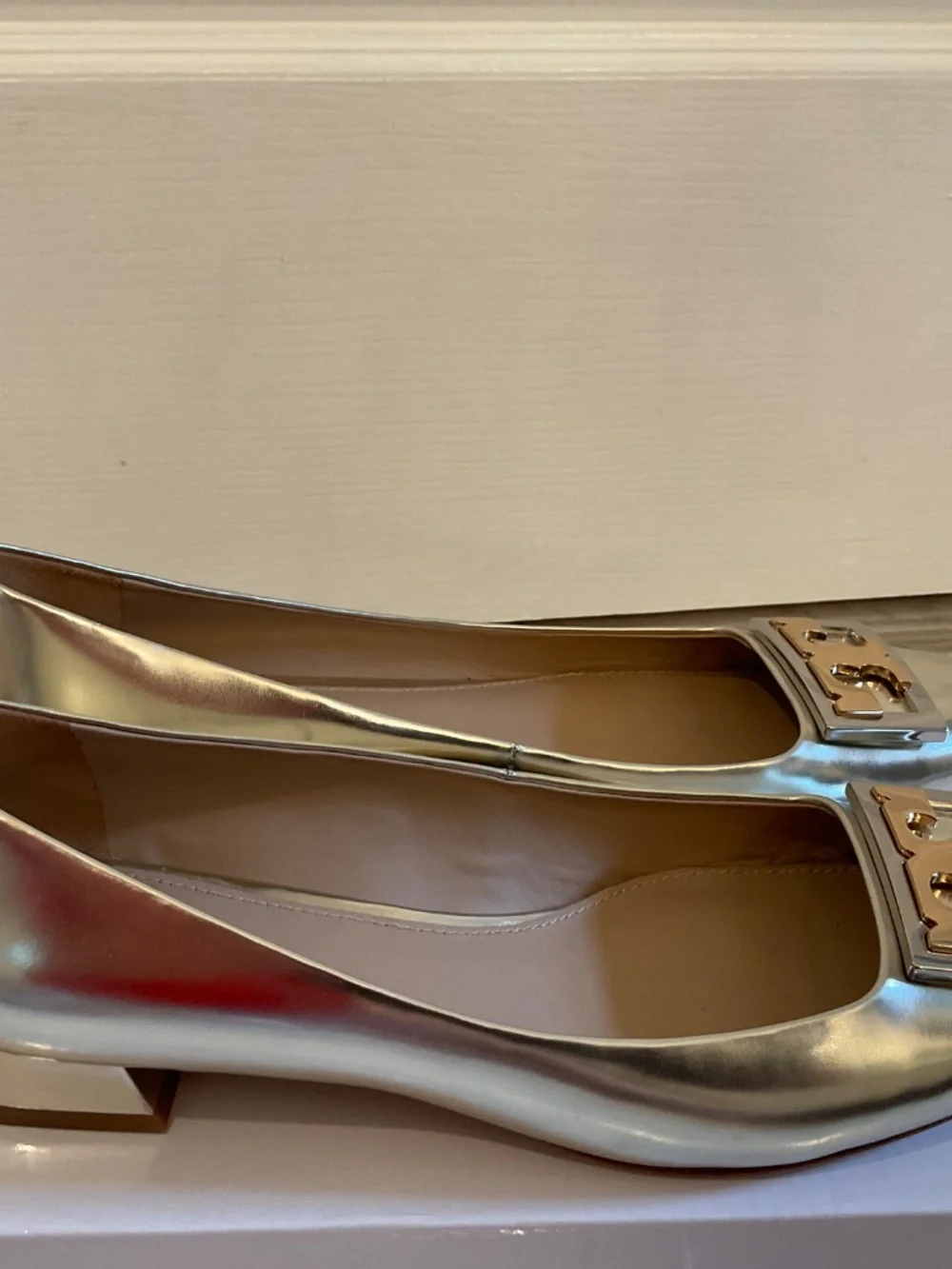 Tory Burch Gold Metallic Leather Slip on T Shoes Size 9M ~NEW - Picture 6 of 8